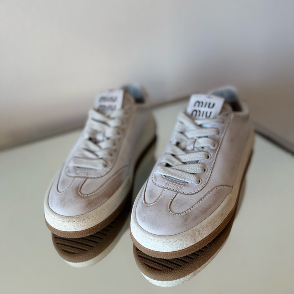 Like New MIU MIU LEATHER SNEAKERS $995 40 - Picture 3 of 9